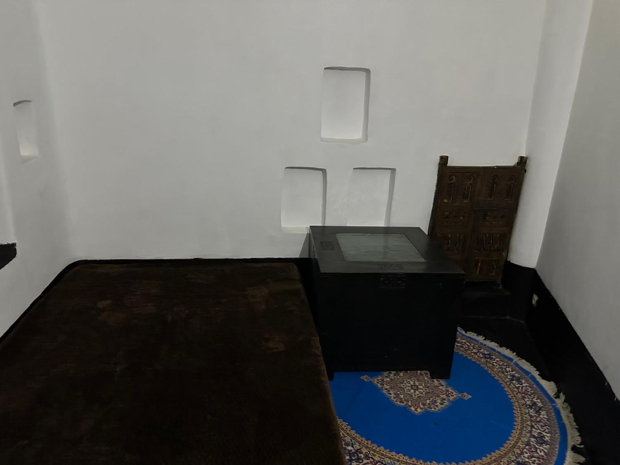 Private Apartment *